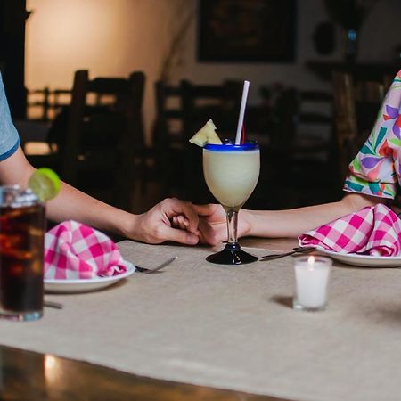 Hotel Del Rio ナボホア エクステリア 写真