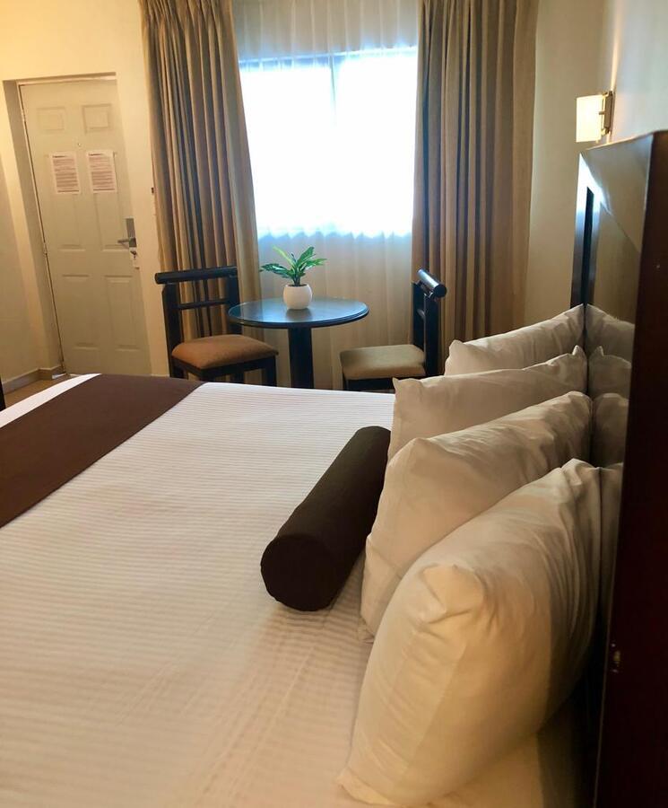 Hotel Del Rio ナボホア エクステリア 写真